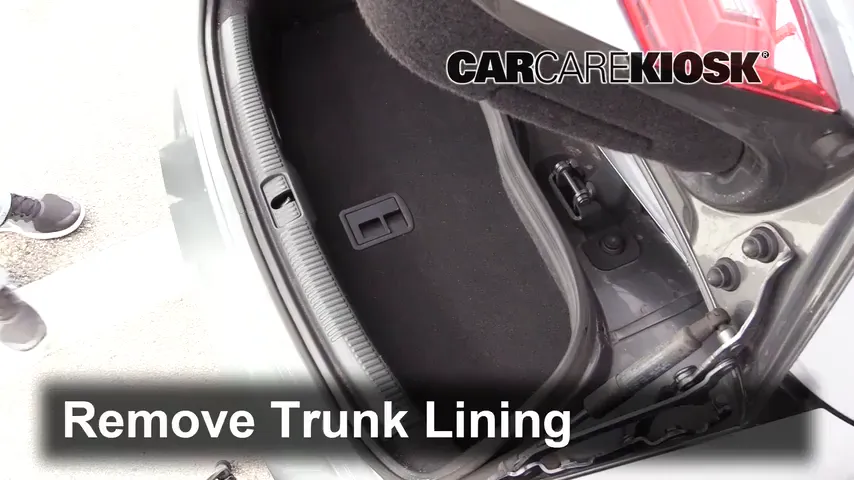2015 Audi A3 Quattro Premium 2.0L 4 Cyl. Turbo Convertible Monter sur cric Utiliser le cric pour lever la voiture